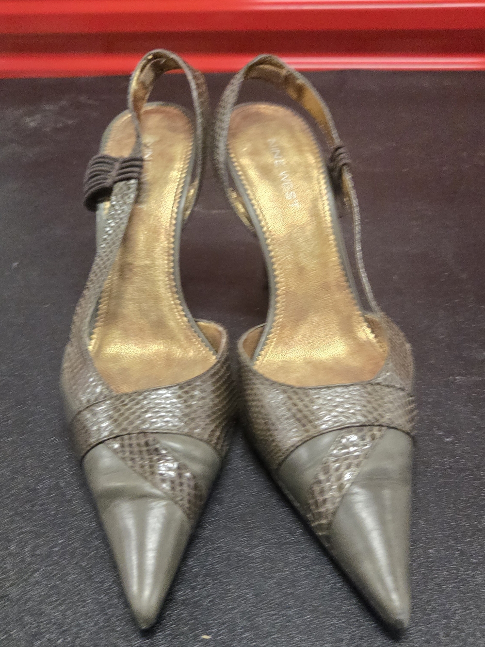 Nine West Women's Pointed Toe Slingback Heels in Olive Gray Size 8
